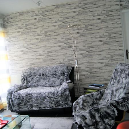Apartamento Victoria-T2-41m2-Balcon, wifi, linge, produits, ménage inclus Reims Exterior foto