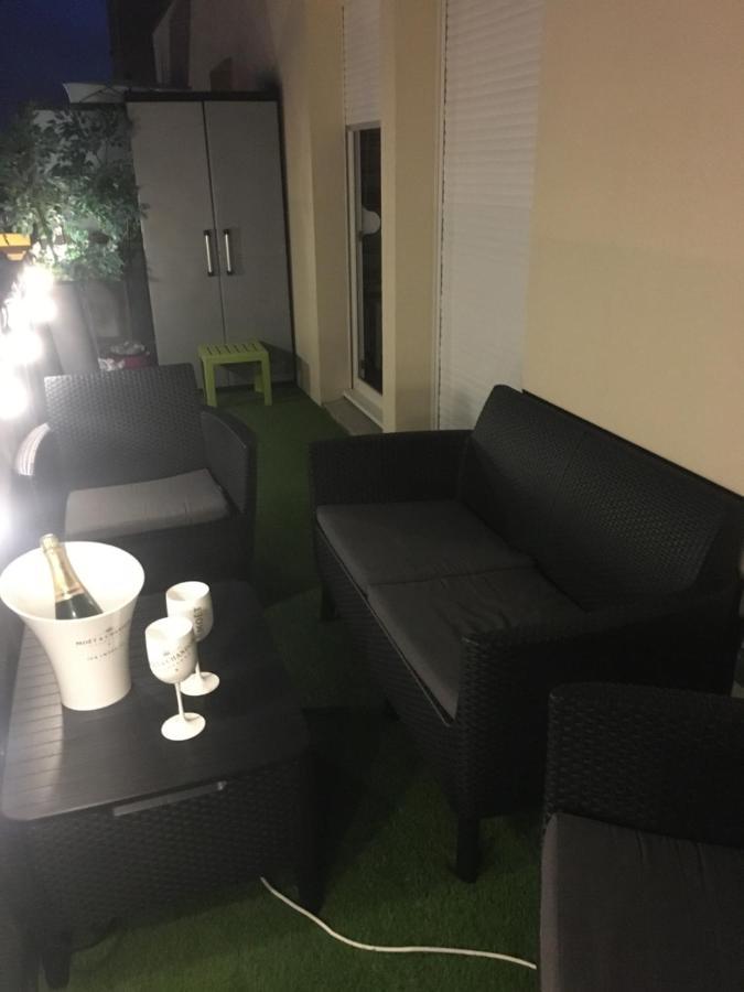 Apartamento Victoria-T2-41m2-Balcon, wifi, linge, produits, ménage inclus Reims Exterior foto