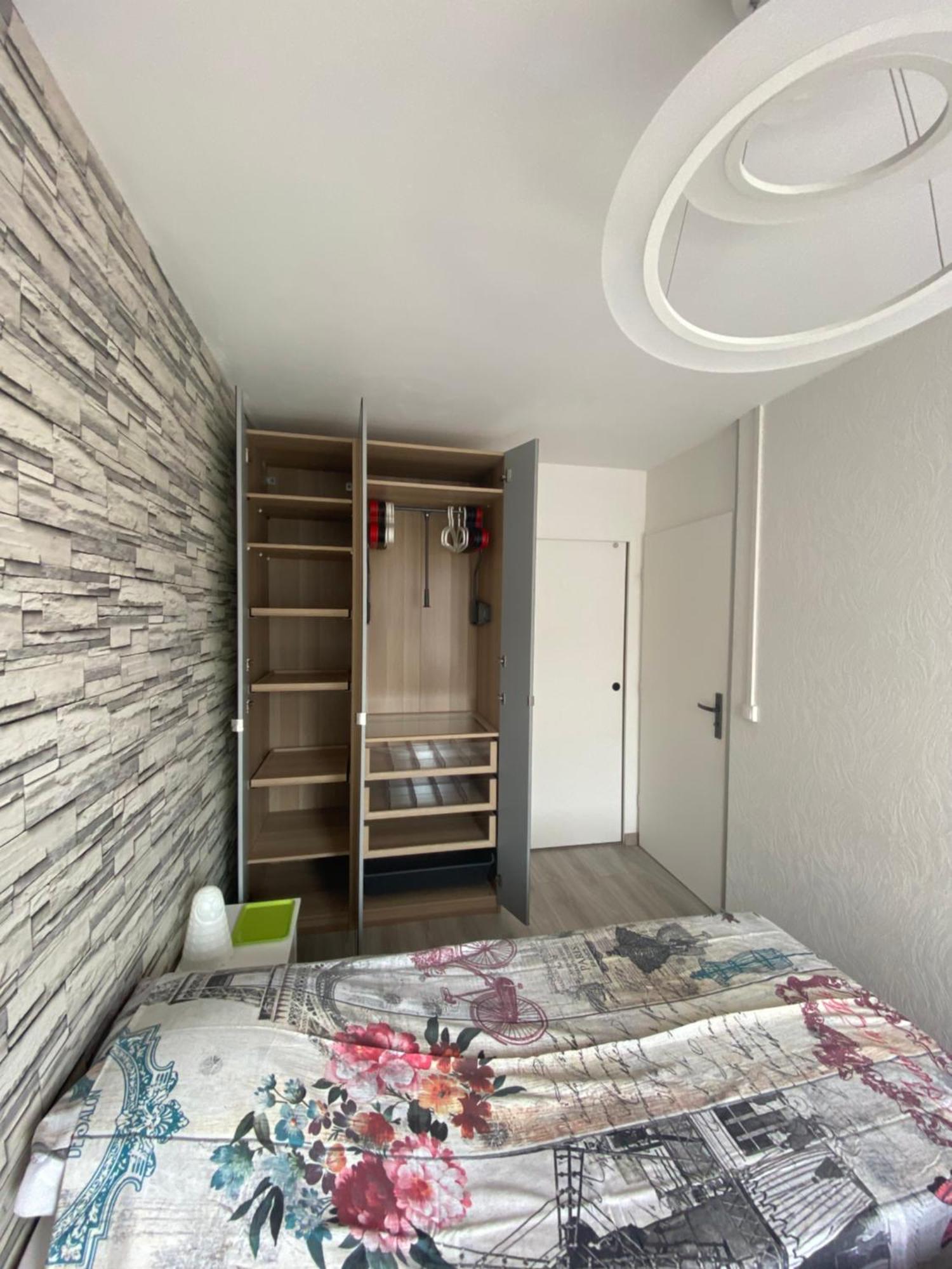 Apartamento Victoria-T2-41m2-Balcon, wifi, linge, produits, ménage inclus Reims Exterior foto