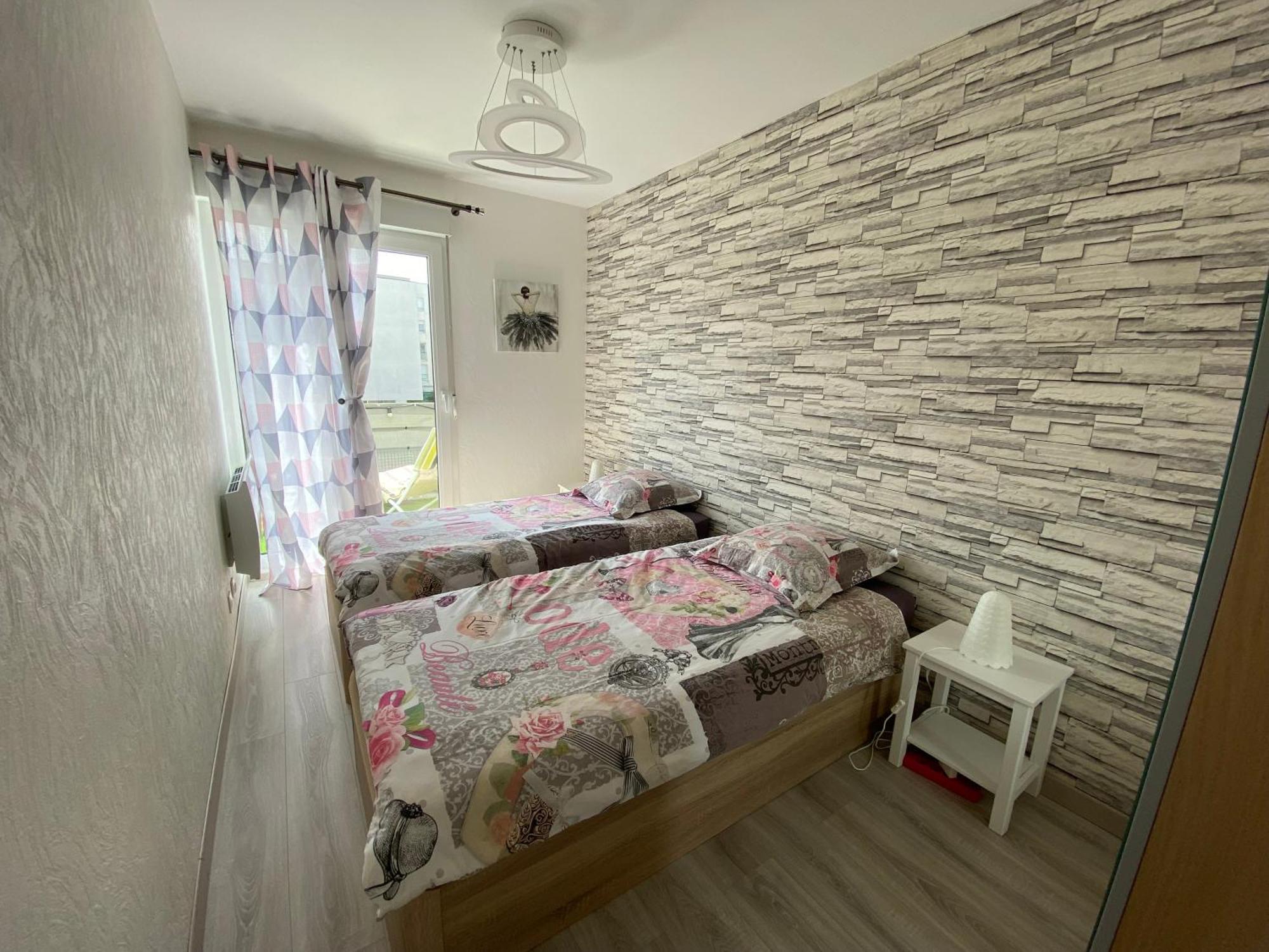 Apartamento Victoria-T2-41m2-Balcon, wifi, linge, produits, ménage inclus Reims Exterior foto