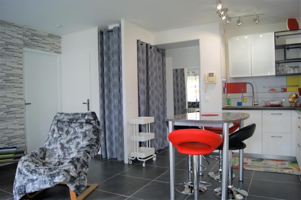 Apartamento Victoria-T2-41m2-Balcon, wifi, linge, produits, ménage inclus Reims Exterior foto