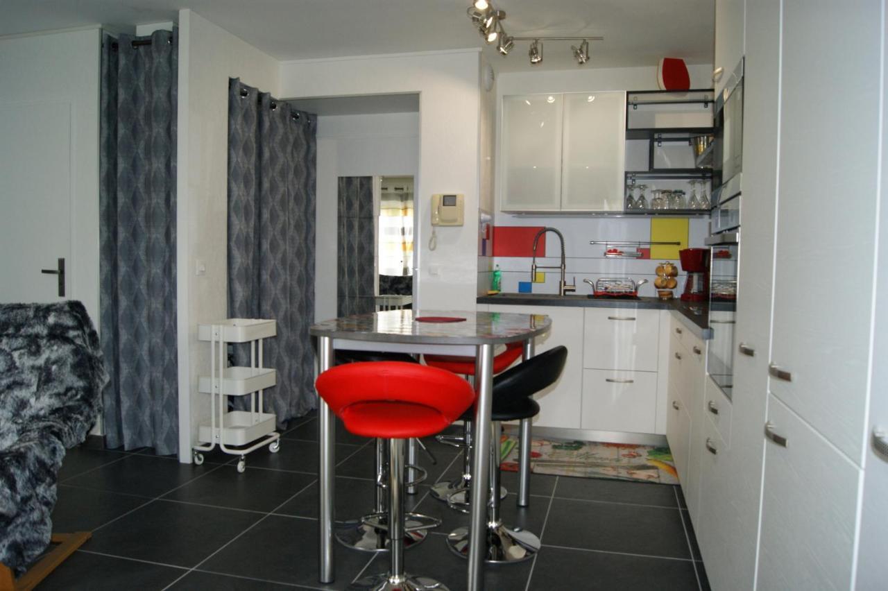 Apartamento Victoria-T2-41m2-Balcon, wifi, linge, produits, ménage inclus Reims Exterior foto