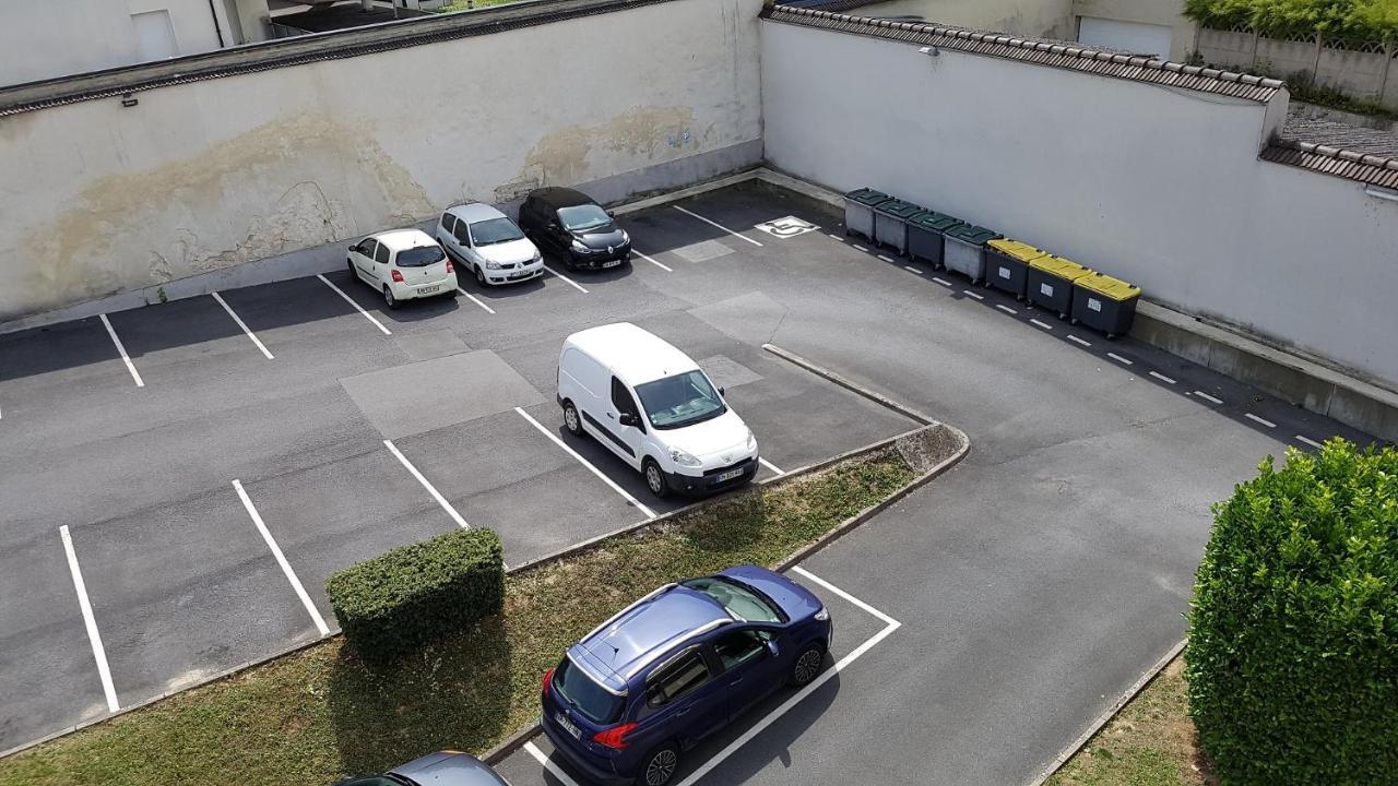 Apartamento Victoria-T2-41m2-Balcon, wifi, linge, produits, ménage inclus Reims Exterior foto