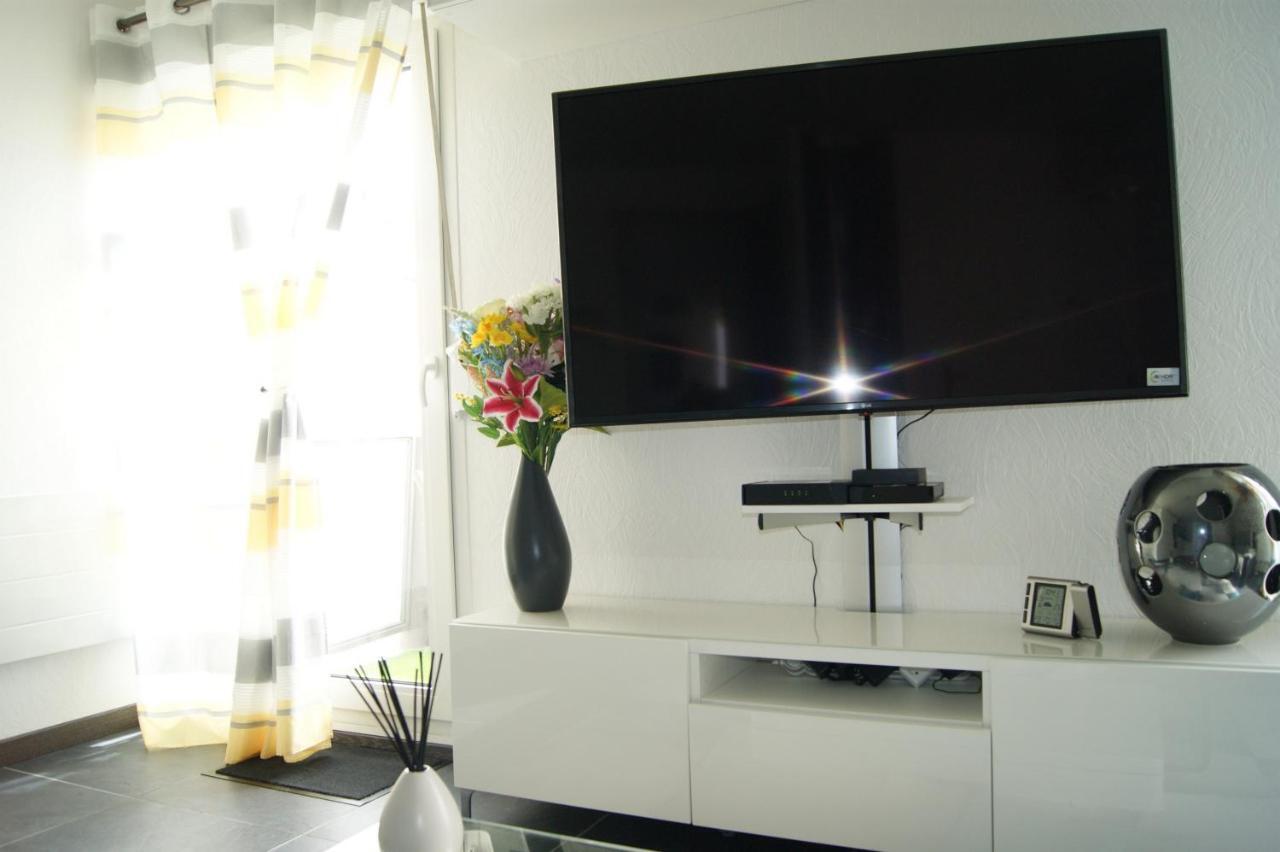 Apartamento Victoria-T2-41m2-Balcon, wifi, linge, produits, ménage inclus Reims Exterior foto